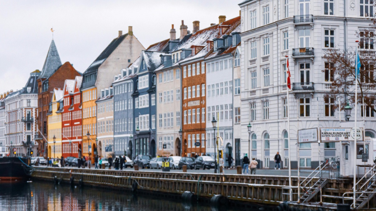 Hvordan WhatsApp influensere i Norway kan samarbeide med merker i Sweden