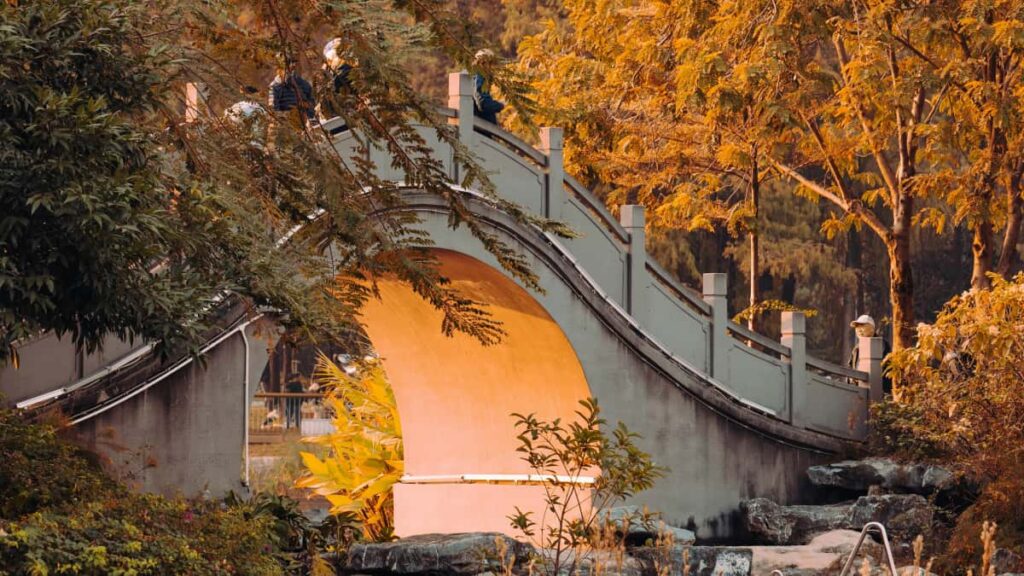 Praktisk guide for norske annonsrer: hvordan identifisere, kontakte og betale filippinske Xiaohongshuskapere for visuelle produktanmeldelser inkludert verkty, prisrammer og risikoer.