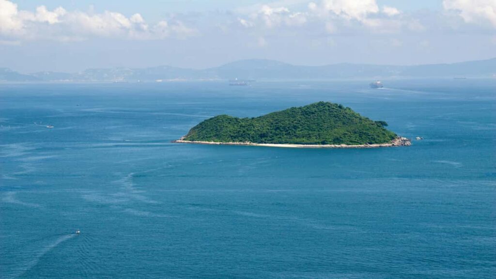 Praktisk guide for norske skapere: hvordan kontakte Malta-baserte merker pa HBO Max og lande ambassadravtaler, med taktikk, sjekkliste og verkty.