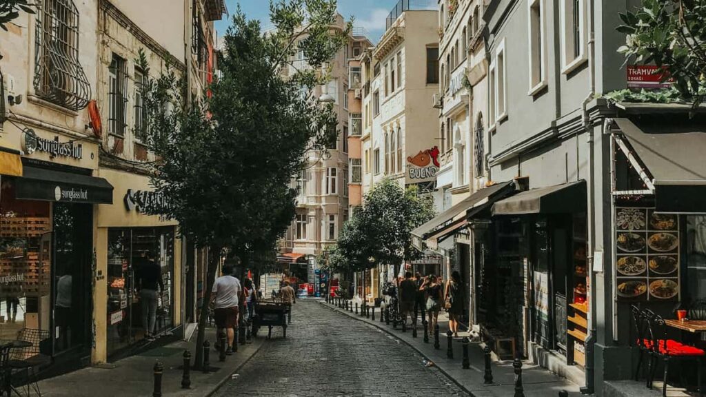 Praktisk guide for norske annonsrar som vil finne VKontakte-kreatrar i Danmark steg-for-steg taktikk, plattformsvalg og lokal innsikt.