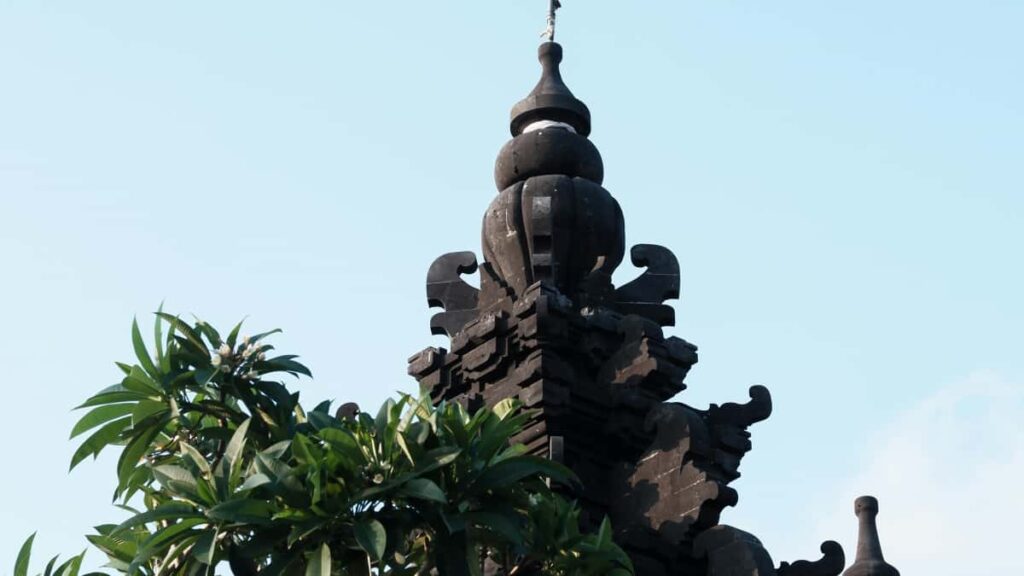 Praktisk guide for norske annonsrer som vil teste markedet i Japan via eBay-kreatrer. Trinn, kanaler, risiko og en handshake med lokal kultur.