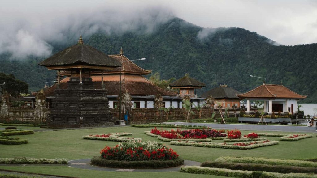 Praktisk guide for norske skapere som vil lande langsiktige merkeavtaler med kasakhstanske brands via Spotify. Lokale taktikker, eksempler fra TechCrunch og Dealroom.