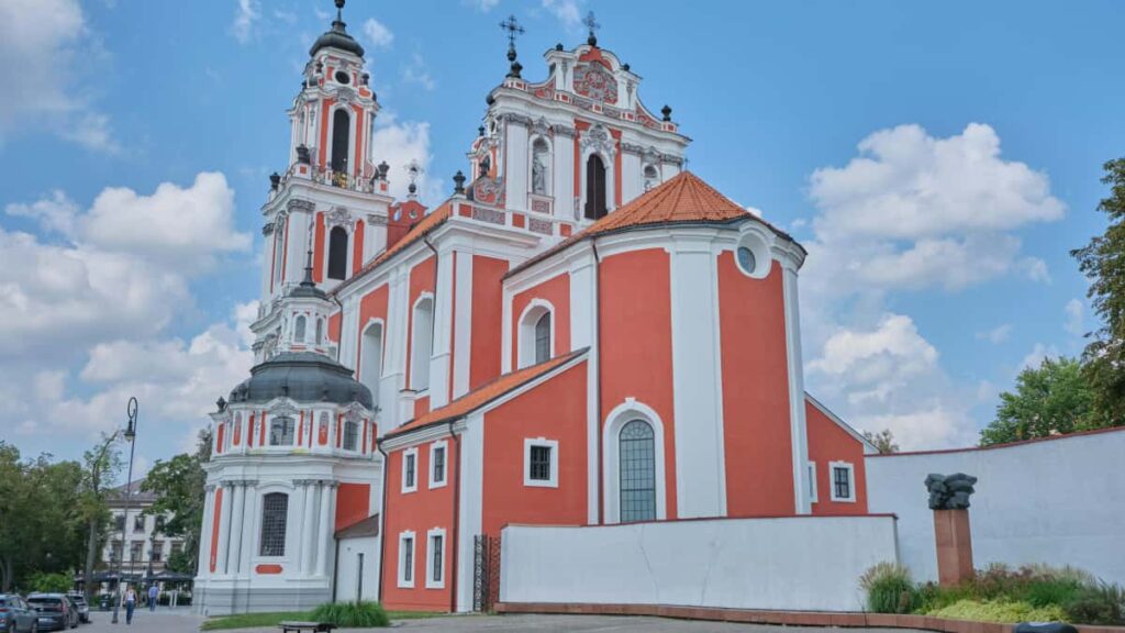 Praktisk guide for norske skapere: hvordan finne, kontakte og samarbeide med pakistanske merker pa Reddit for oppflgingsinnhold til fans.