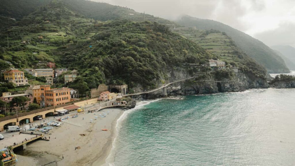 Praktisk guide for norske skapere som vil kontakte filippinske merker pa Netflix for a dele fr/etter-transformasjoner. Trinn, sjekklist, taktikk og risiko.