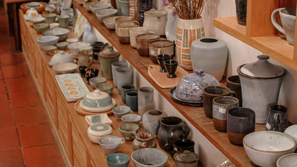 Praktisk guide for norske skapere som vil jobbe med russiske merker pa VKontakte: hvordan finne beslutningstakere, pitche short-form video, navigere kultur og risiko.