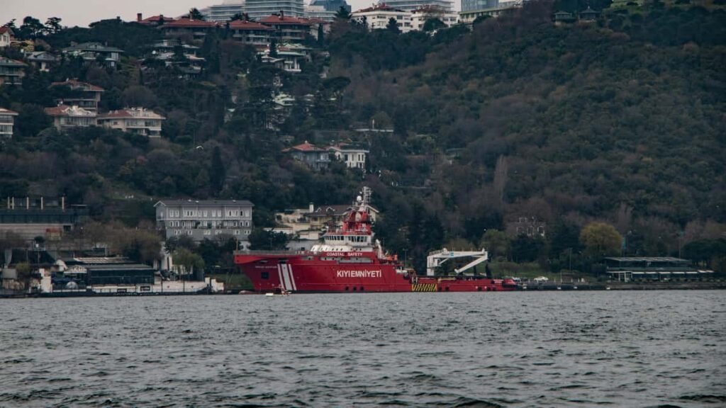 Praktiske trinn for norske skapere som vil kontakte nigerianske merkevarer pa Discord og lande GRWM-samarbeid. Tips om nettverk, pitch, pris og kulturforstaelse.